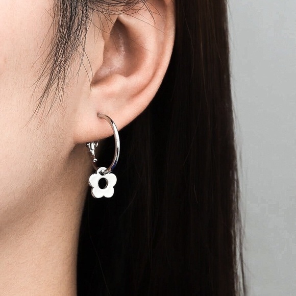 GlitzBlitz Boutique Jewelry - Any 2/$20! Silver Hoops w/Flowers Earrings